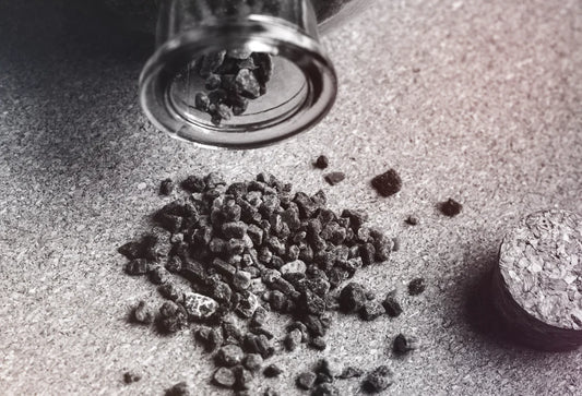 Properties of activated charcoal for hair and skin