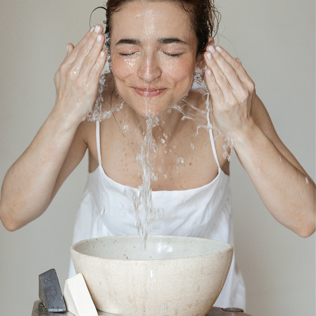 Marianna Burelli washing face AMAI natural soaps